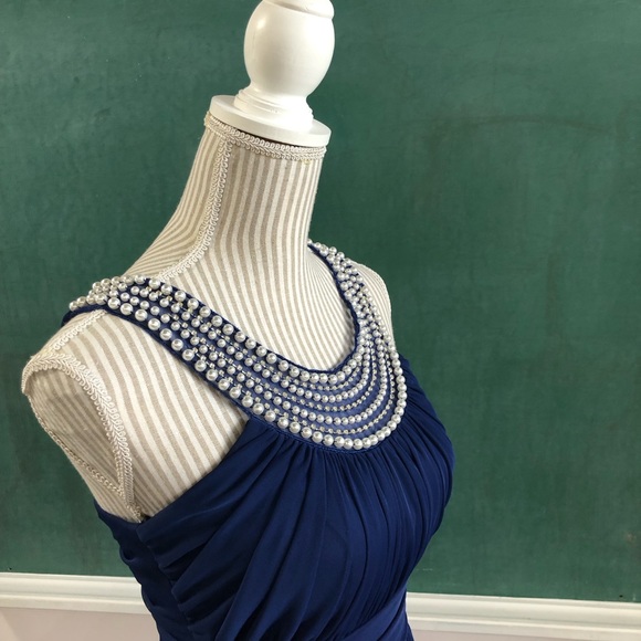 Bridemaids dress - med - Picture 7 of 8